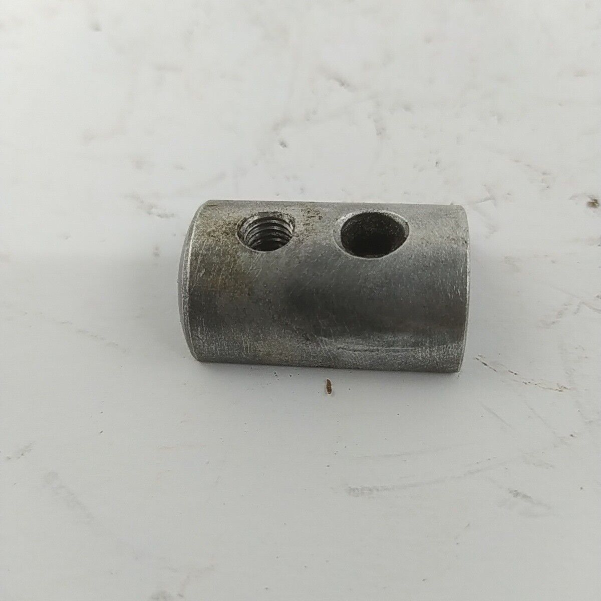 Ricambi SUPPORTO IMPUGNATURA MANIGLIA usati per motosega CASTOR C70 ALPINA A70 