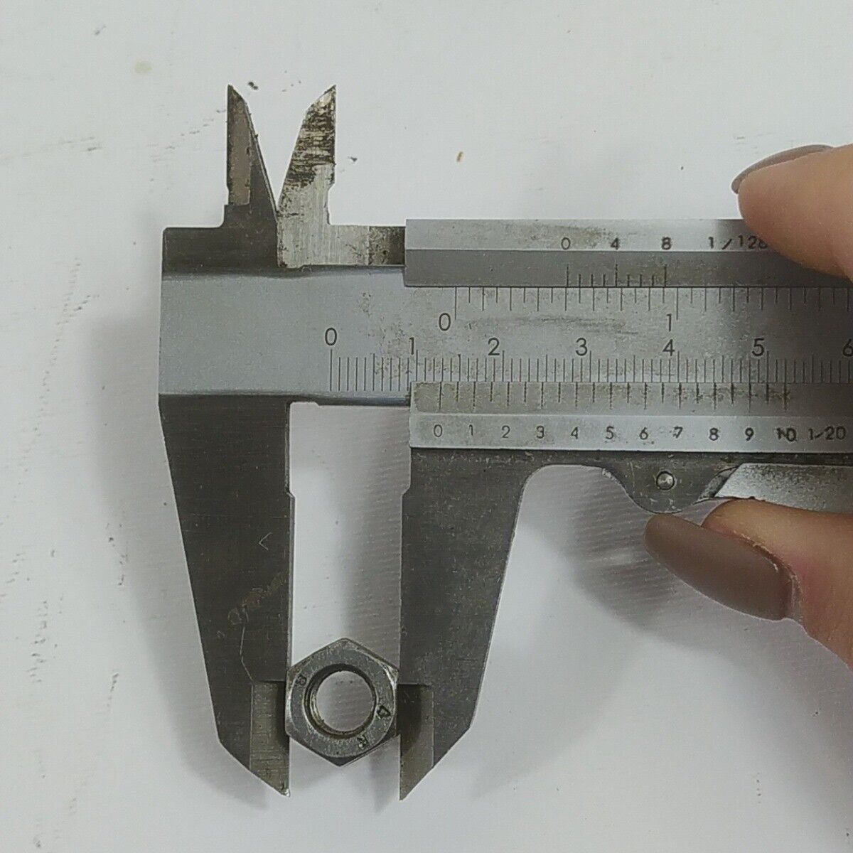 Ricambi usati per decespugliatore MCCULLOCH BP 38 AV DADO LATO VOLANO 