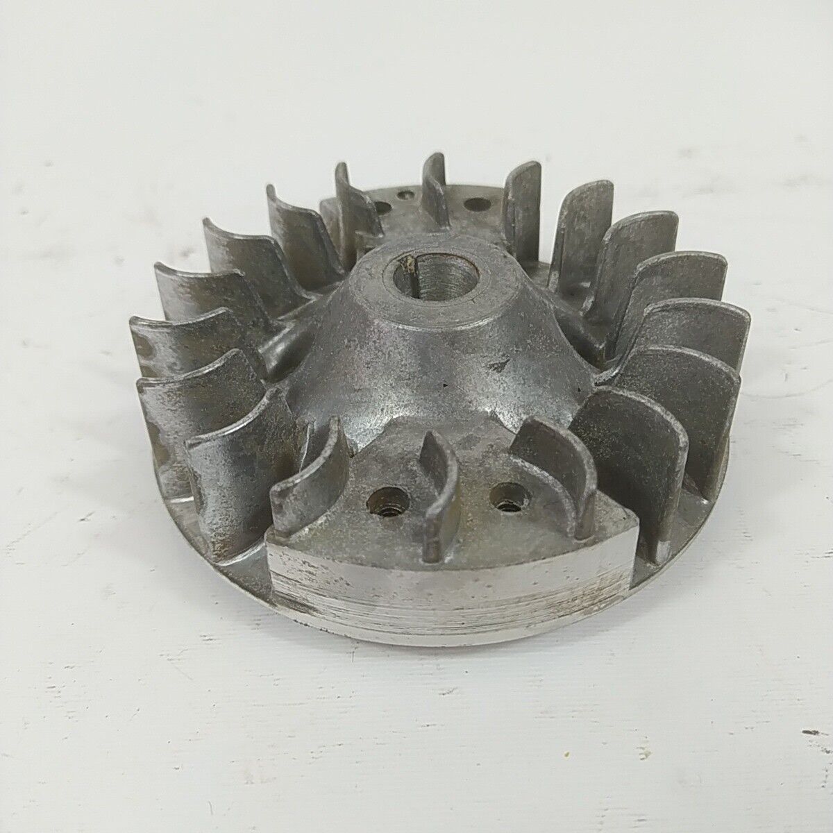 Ricambio VOLANO MAGNETICO DI AVVIAMENTO per decespugliatore TANAKA 501 ik usato