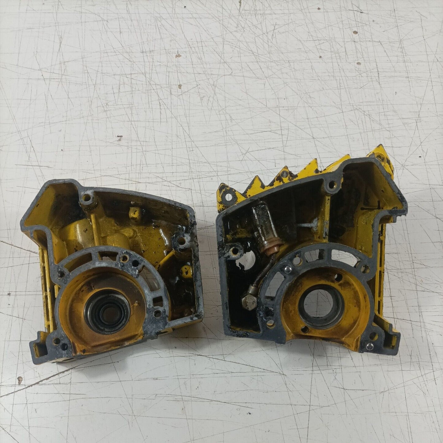 ricambi usati CARTER BASAMENTO CILINDRO PER MOTOSEGA ALPINA PROF castor  45