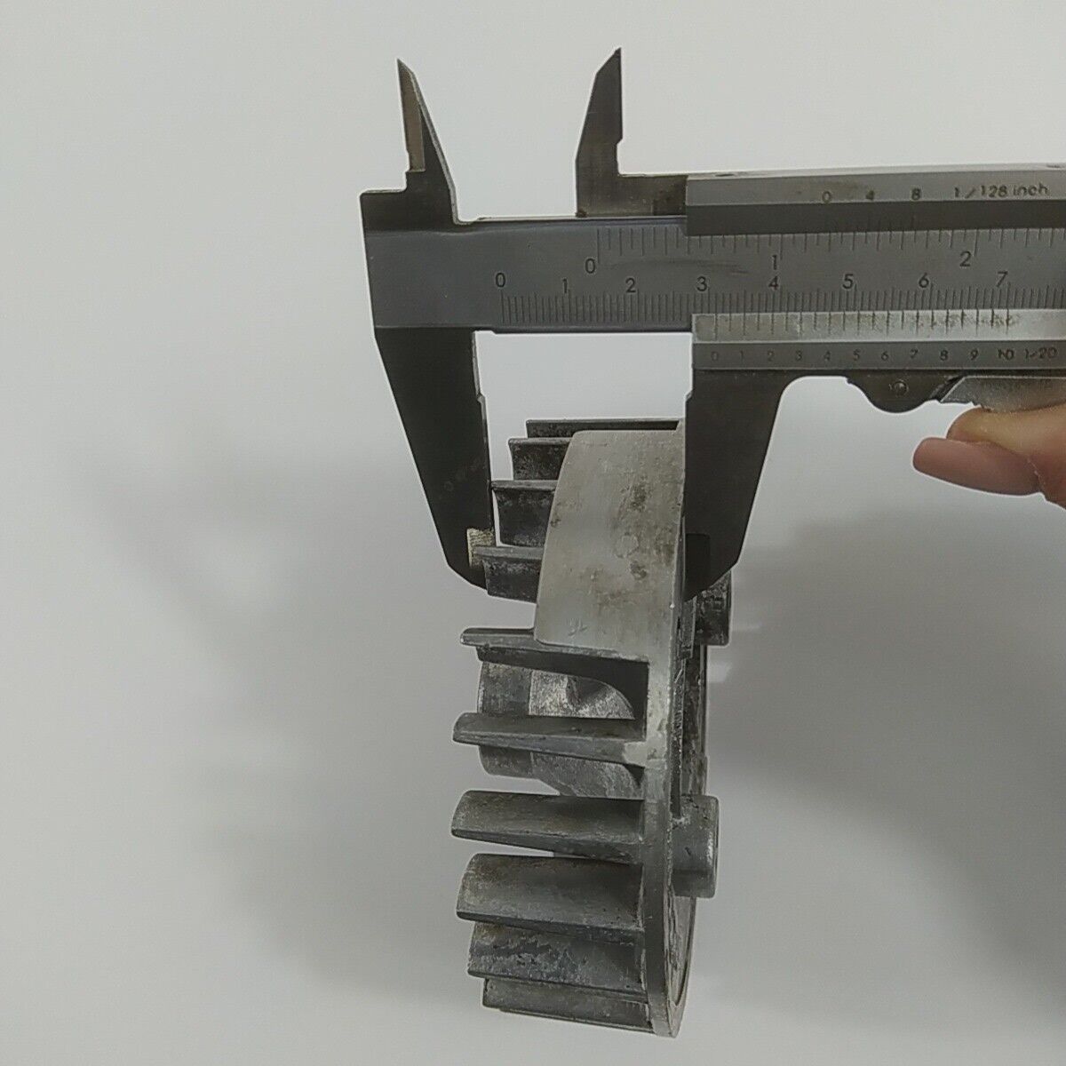 Ricambi per DECESPUGLIATORE ALPINA VIP 52 VOLANO MAGNETICO DI AVVIAMENTO usato