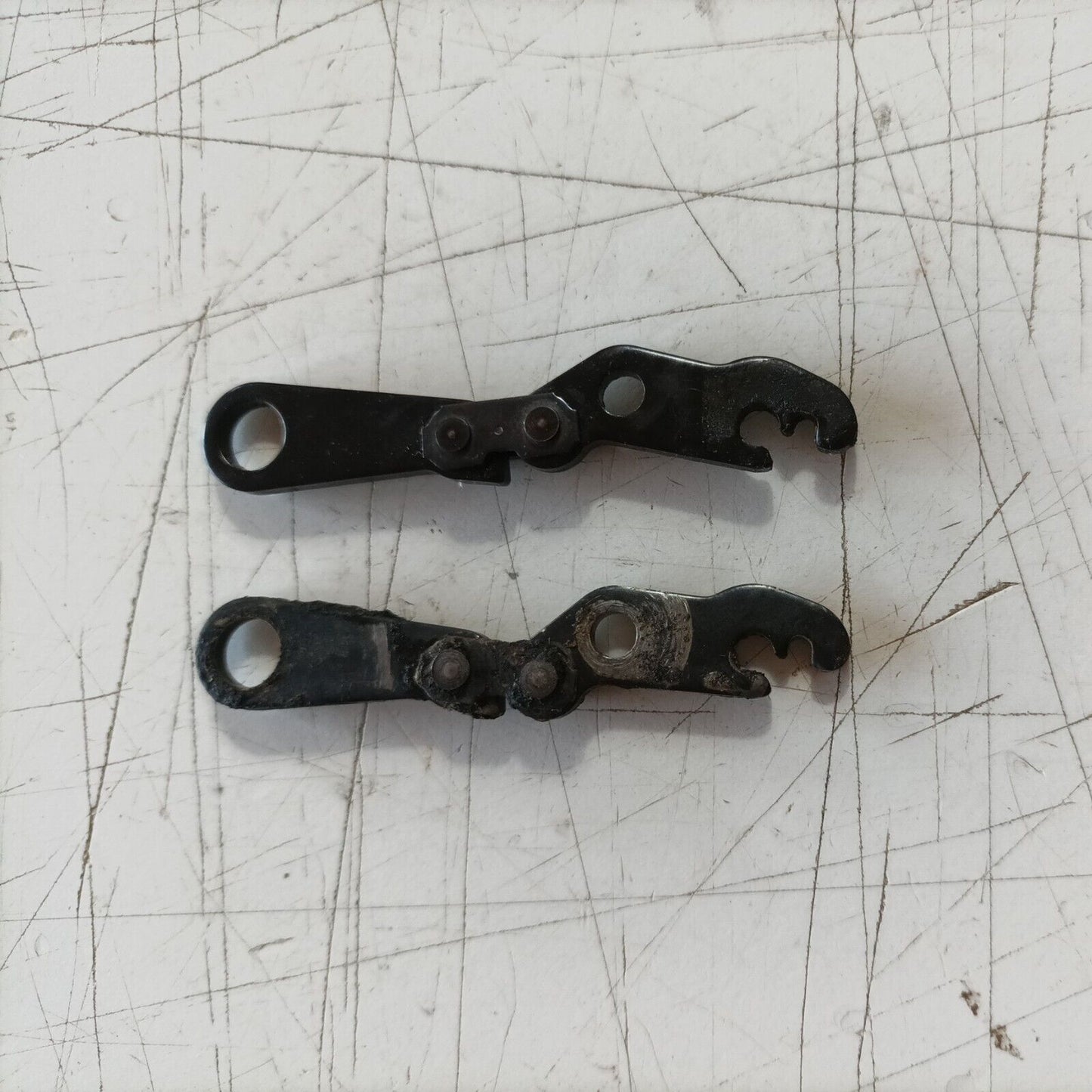 FRENO CATENA protezione BLOCCO PER MOTOSEGA EMAK OLEOMAC 940 940C ricambi usati