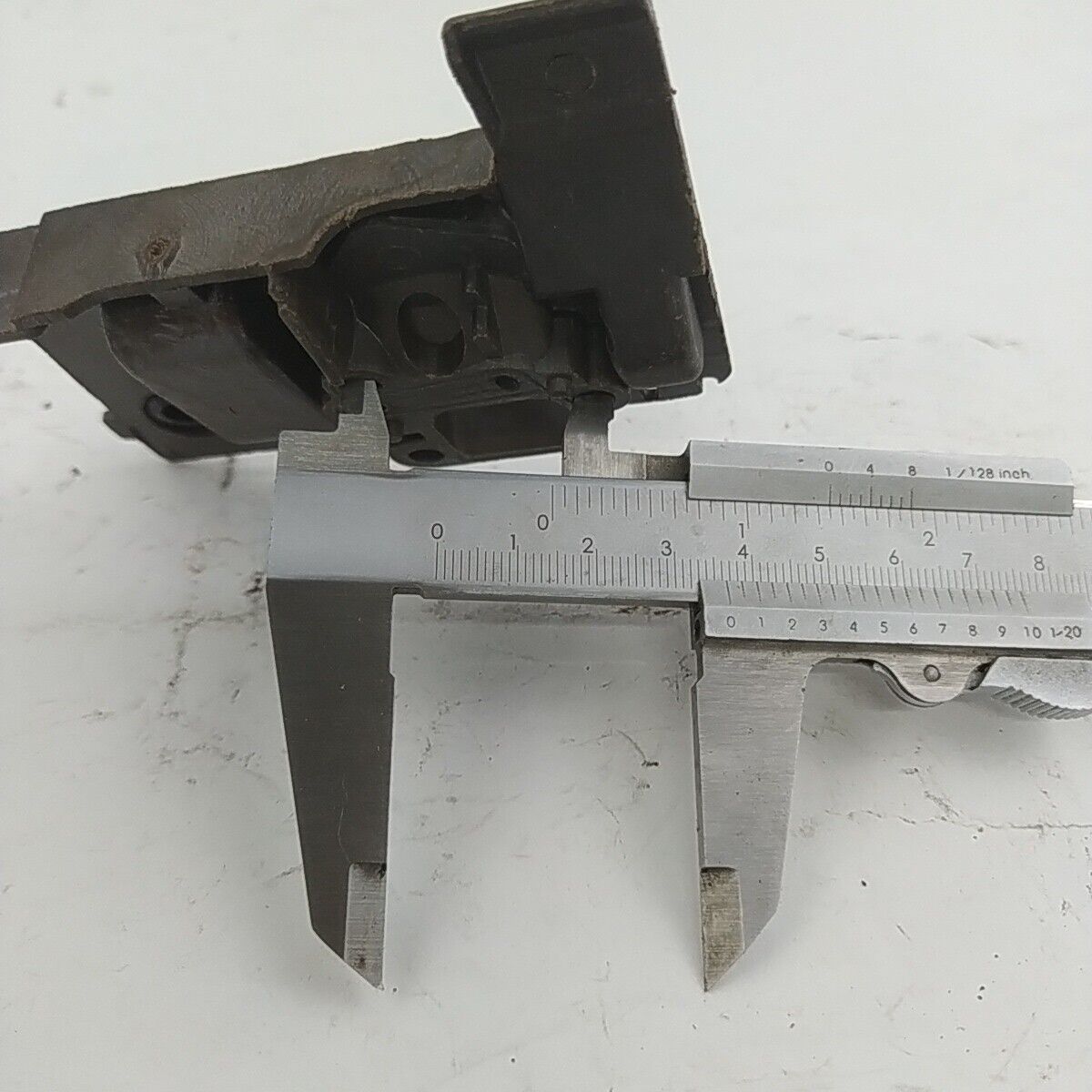 ricambi MOTOSEGA Blitz Oleo mac 240  FLANGIA COLLETTORE CARBURATORE usato