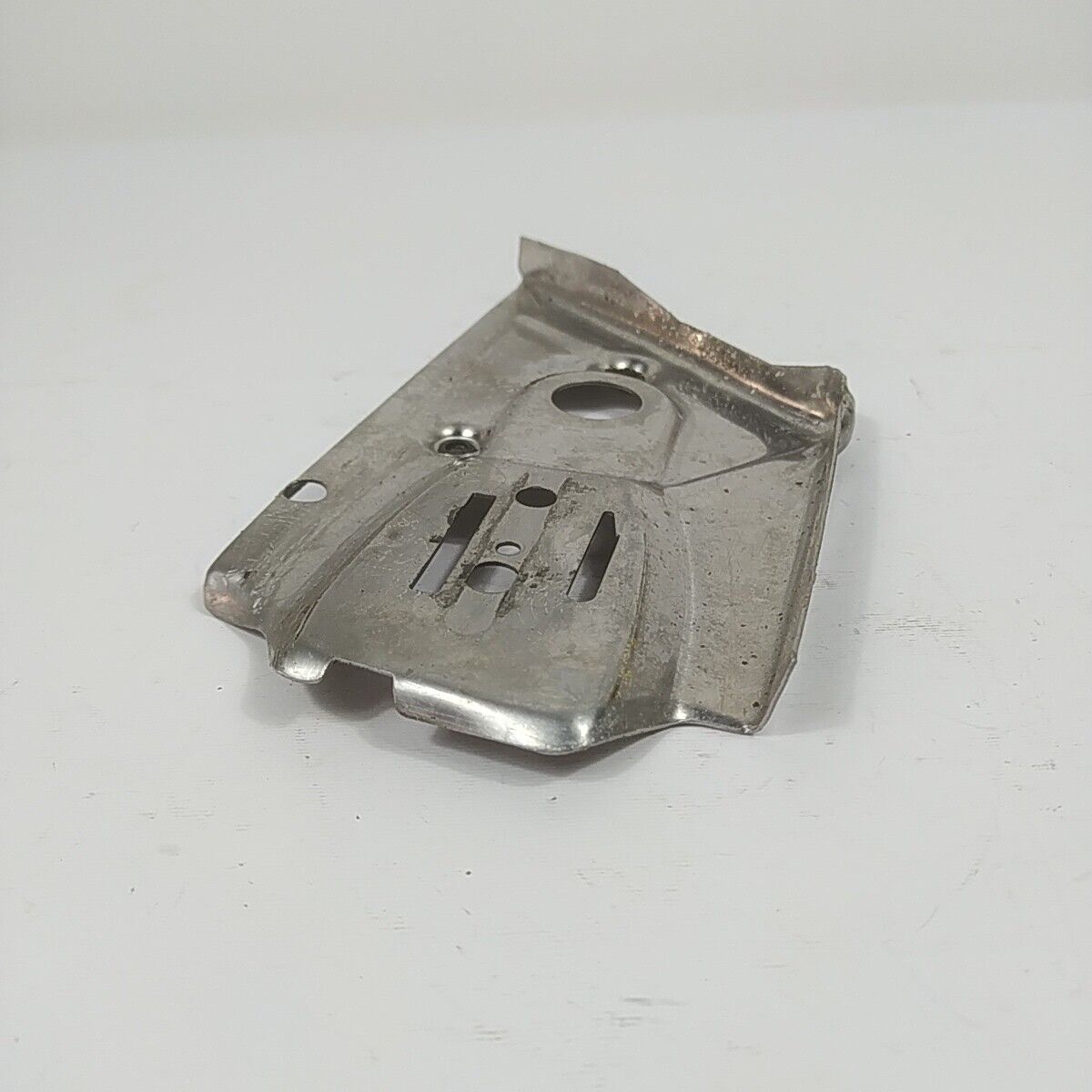 Ricambio per motosega ALPINA 500 PIASTRA COPERCHIO POMPA OLIO FRIZIONE usato