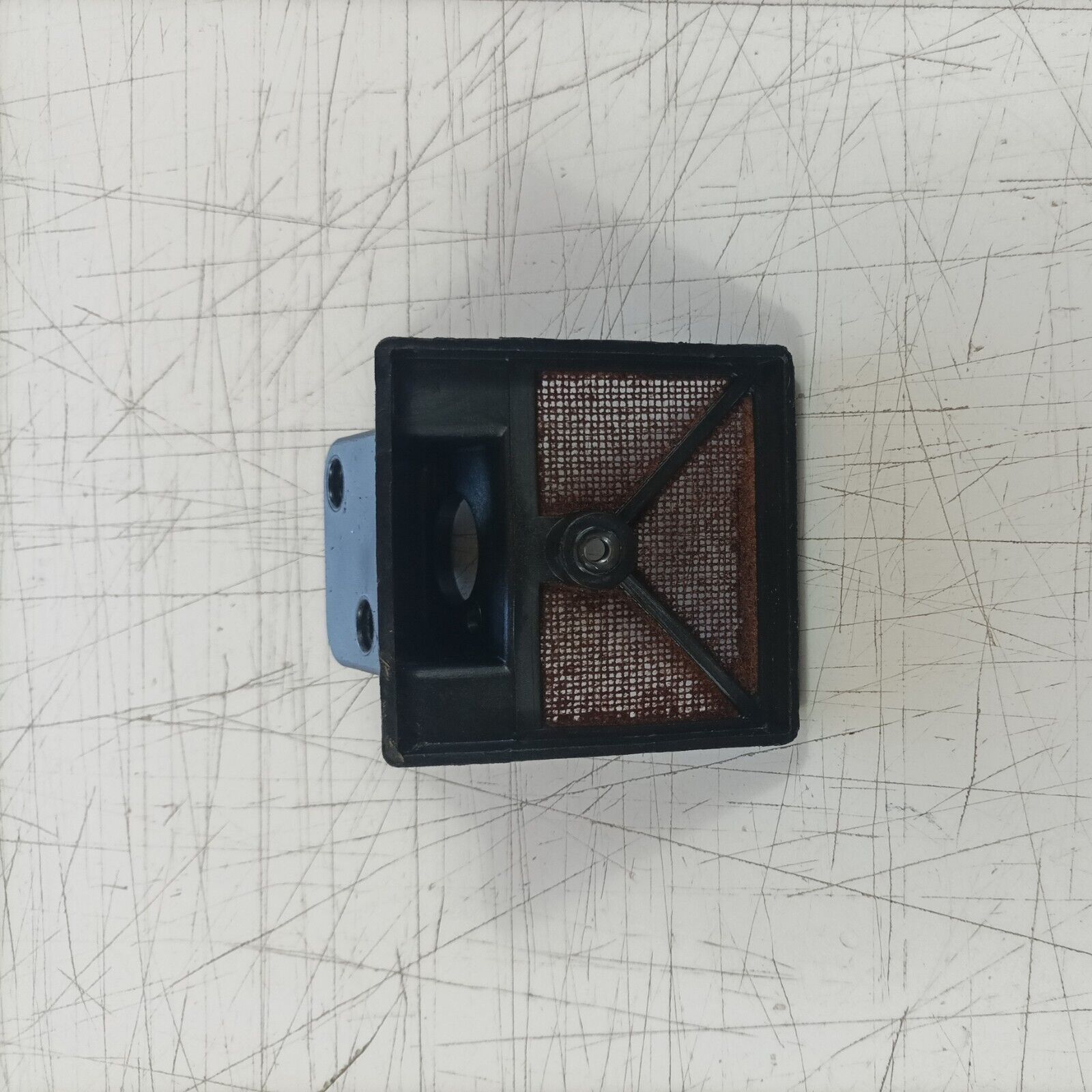 MOTOSEGA OLEOMAC OM 251 filtro aria SUPPORTO CARBURATORE ricambi usati