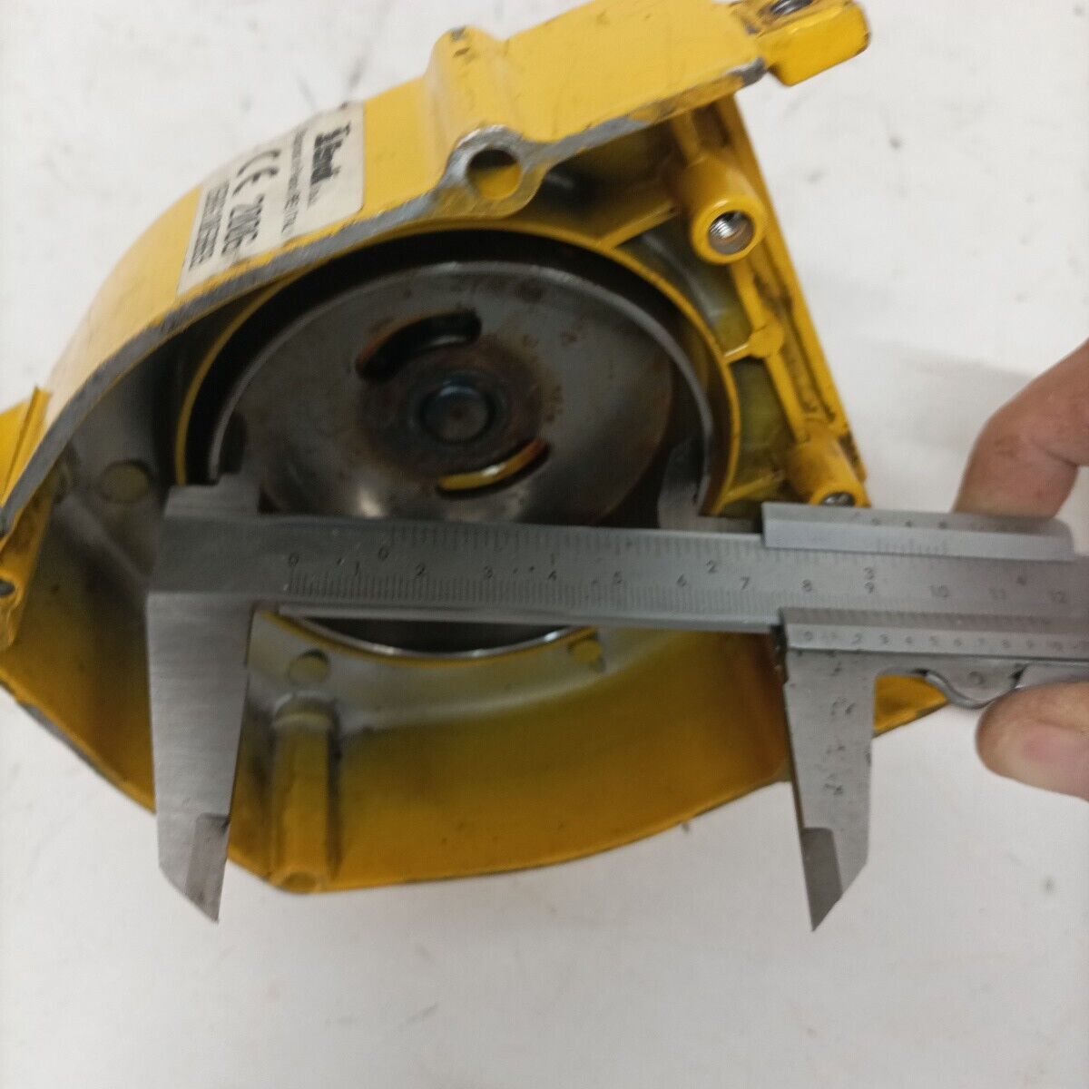 Ricambio supporto CAMPANA FRIZIONE usato decespugliatore EMAK DYNAMAC DB 30 L