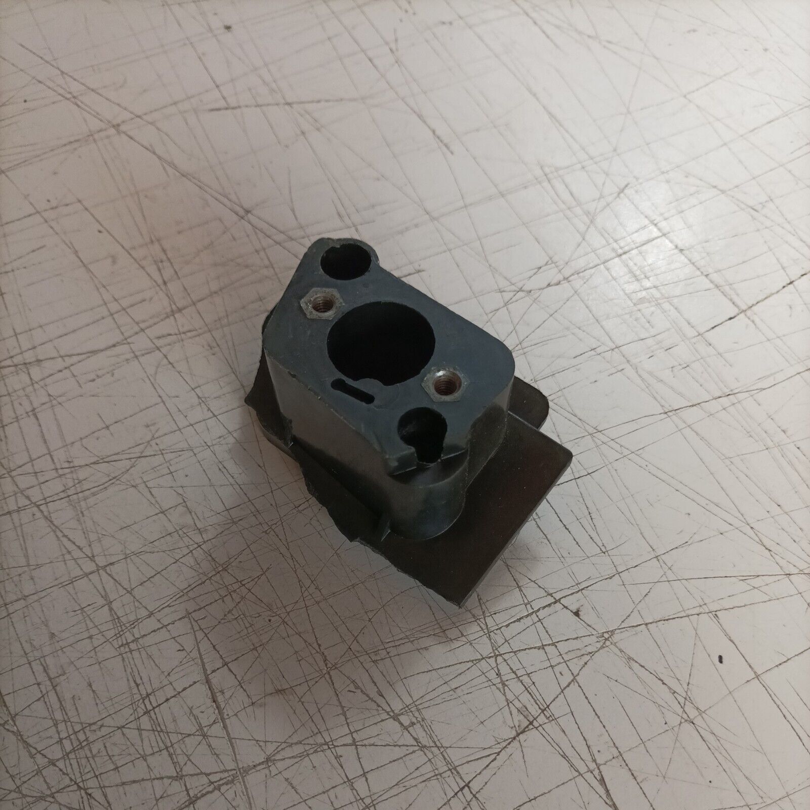 COLLETTORE raccordo CARBURATORE PER MOTOSEGA DOLMAR SACHS 153 ricambi usati