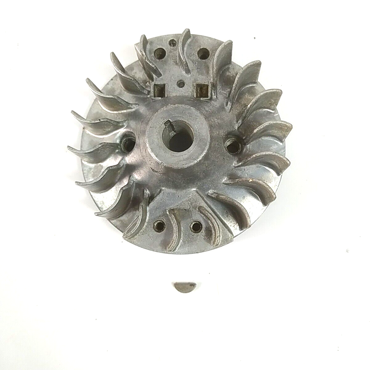 Ricambio VOLANO MAGNETICO DI AVVIAMENTO per decespugliatore TANAKA 501 ik usato