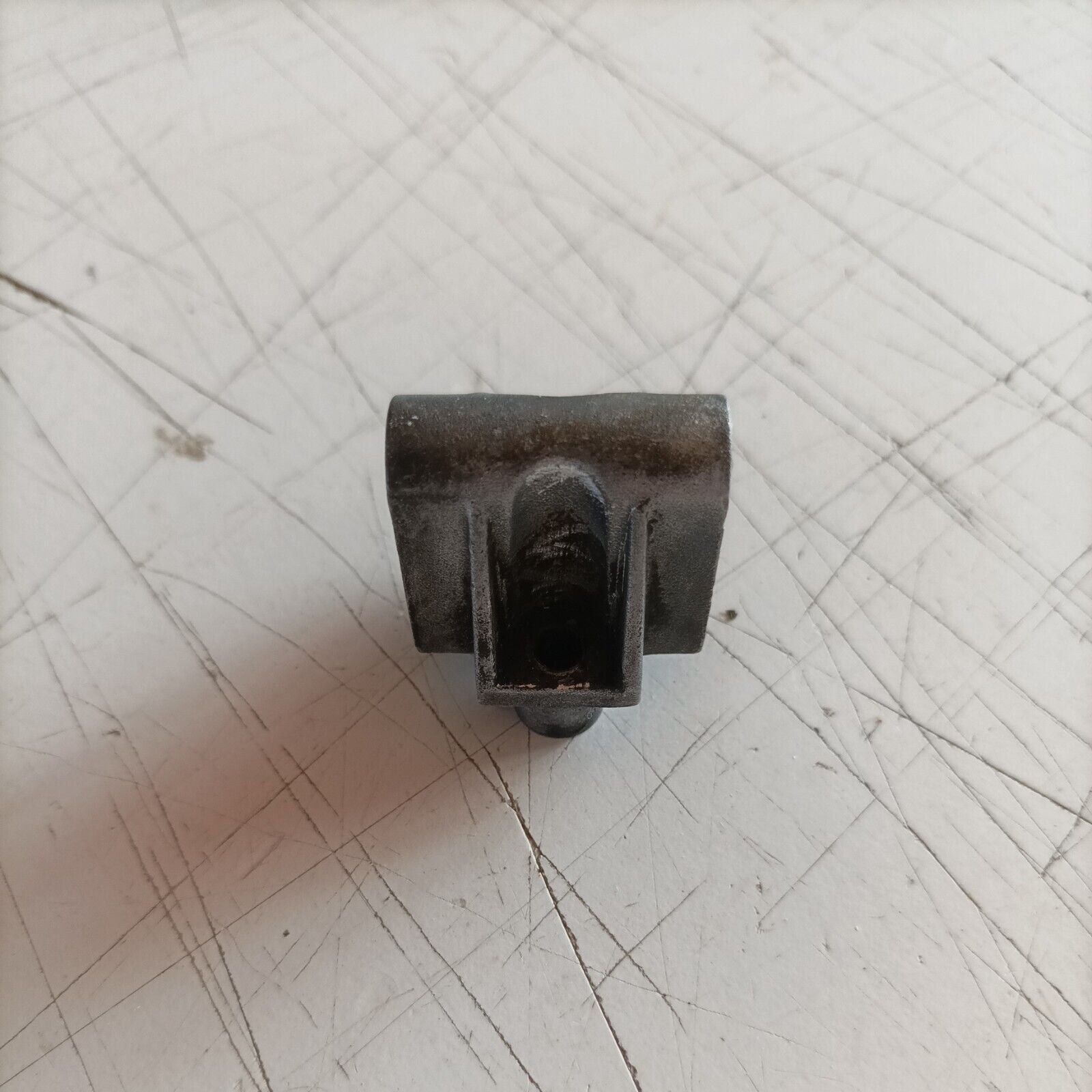 SUPPORTO IMPUGNATURA PER MOTOSEGA EMAK OLEO MAC 935 EFCO 134 135 ricambi usati