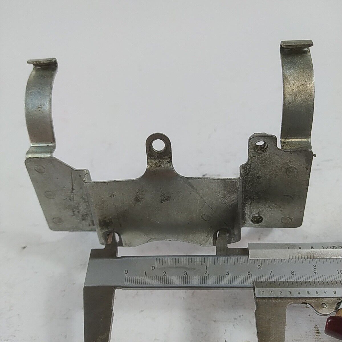 Ricambio DECESPUGLIATORE kawasaki kt 17 STAFFA SERBATOIO CARBURANTE mix usato