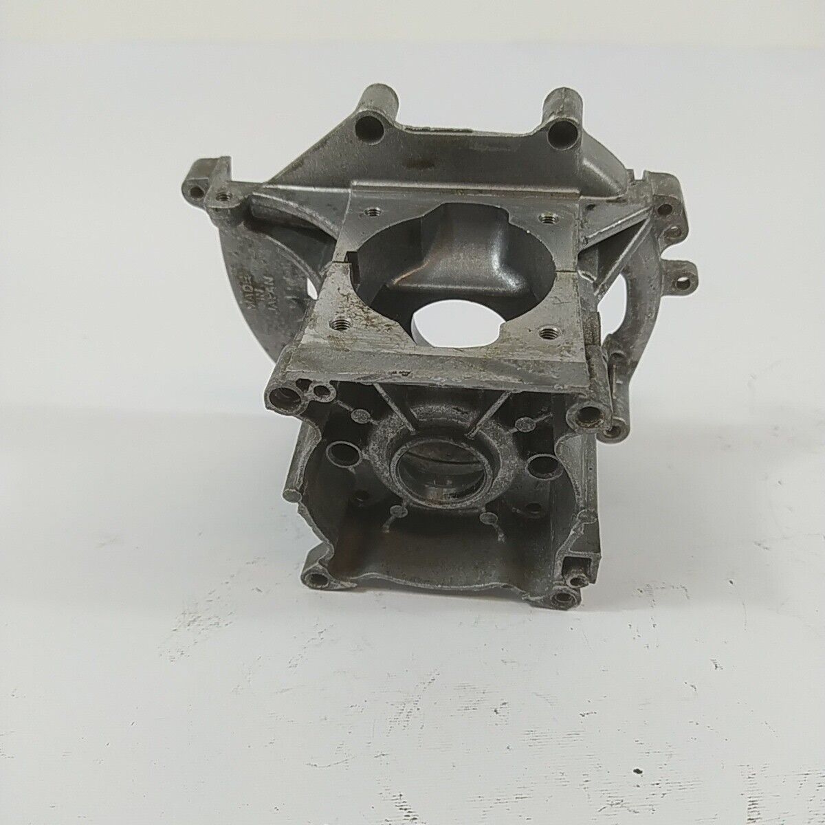 Ricambio CARTER BASAMENTO MOTORE usato per decespugliatore MITSUBISHI MARUYAMA