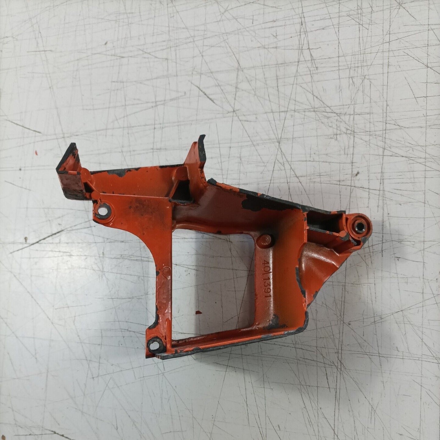 MOTOSEGA OLEOMAC 240 CARTER coperchio MOTORE MARMITTA TELAIO LATERALE DX usato