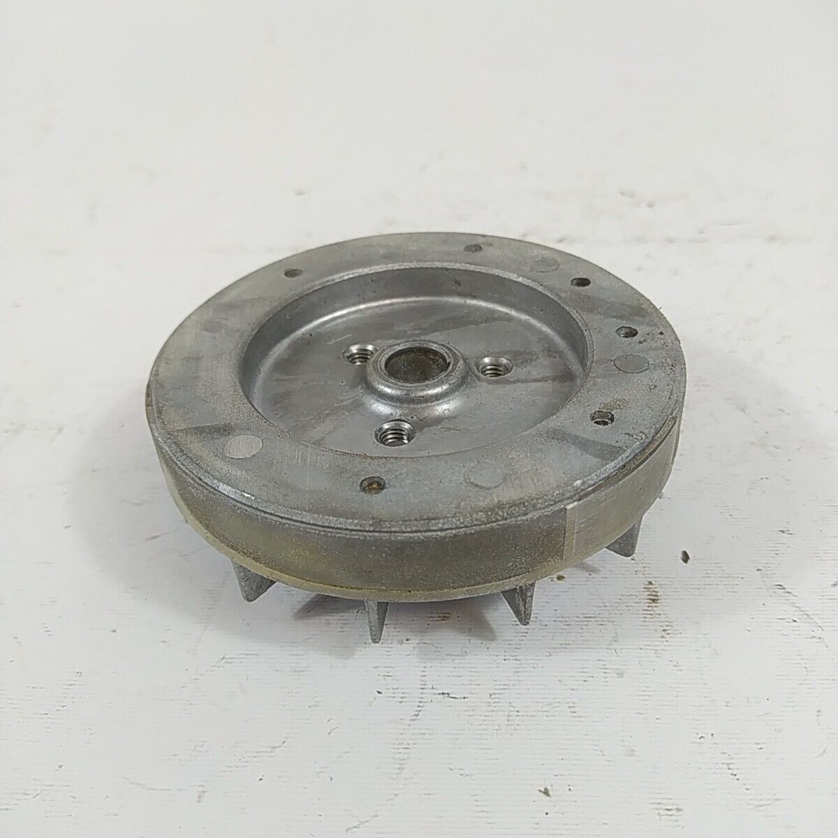 Ricambio DECESPUGLIATORE kawasaki kt 17 VOLANO DI AVVIAMENTO MR3702 4193  usato