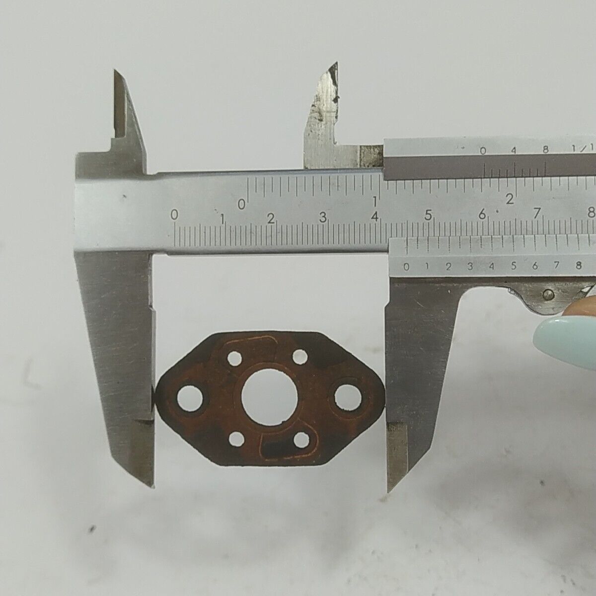 Ricambio per decespugliatore EFCO 8250 GUARNIZIONE collettore CARBURATORE usato