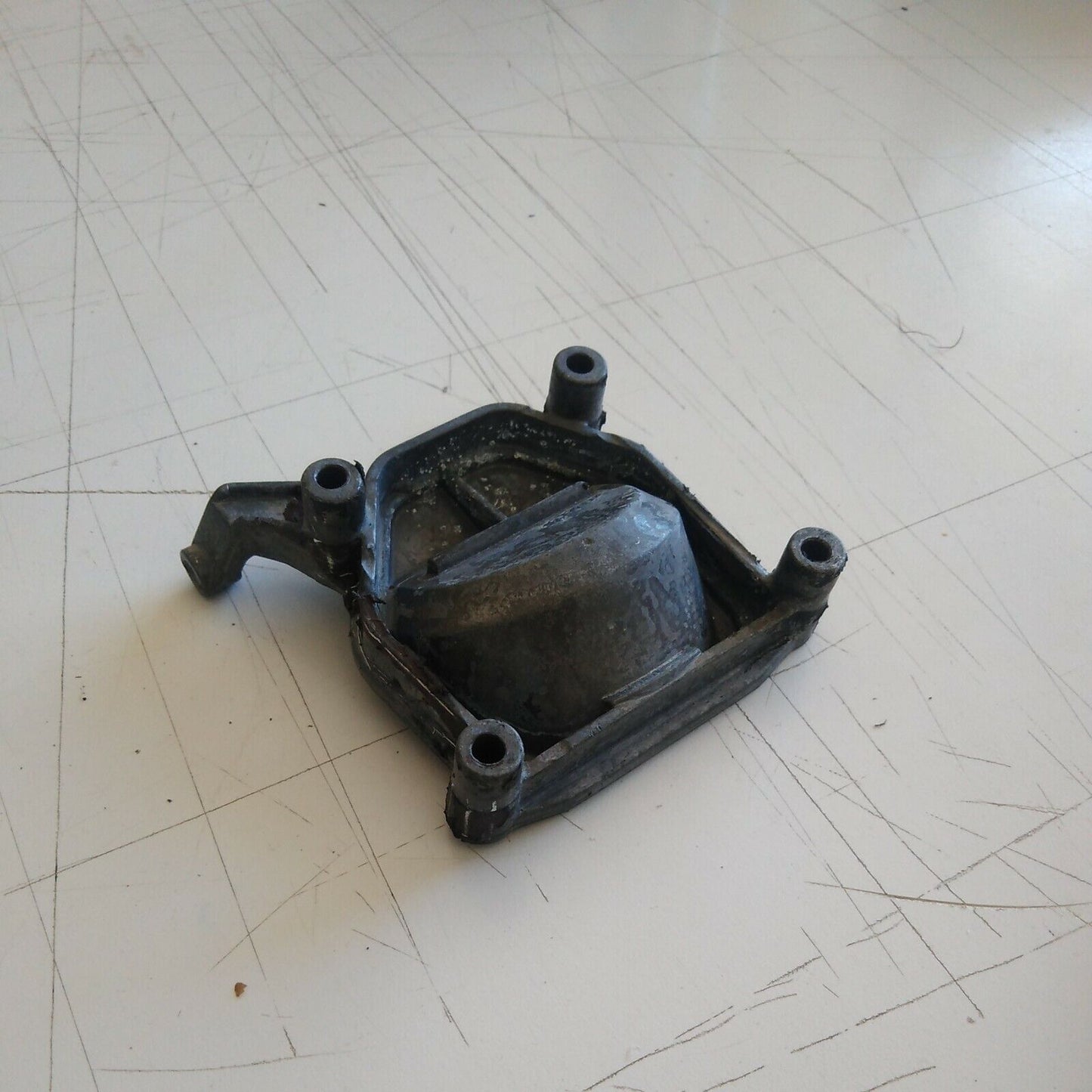 CHIUSURA CILINDRO SERBATOIO decespugliatore EFCO 260 2500 220 ricambi usati