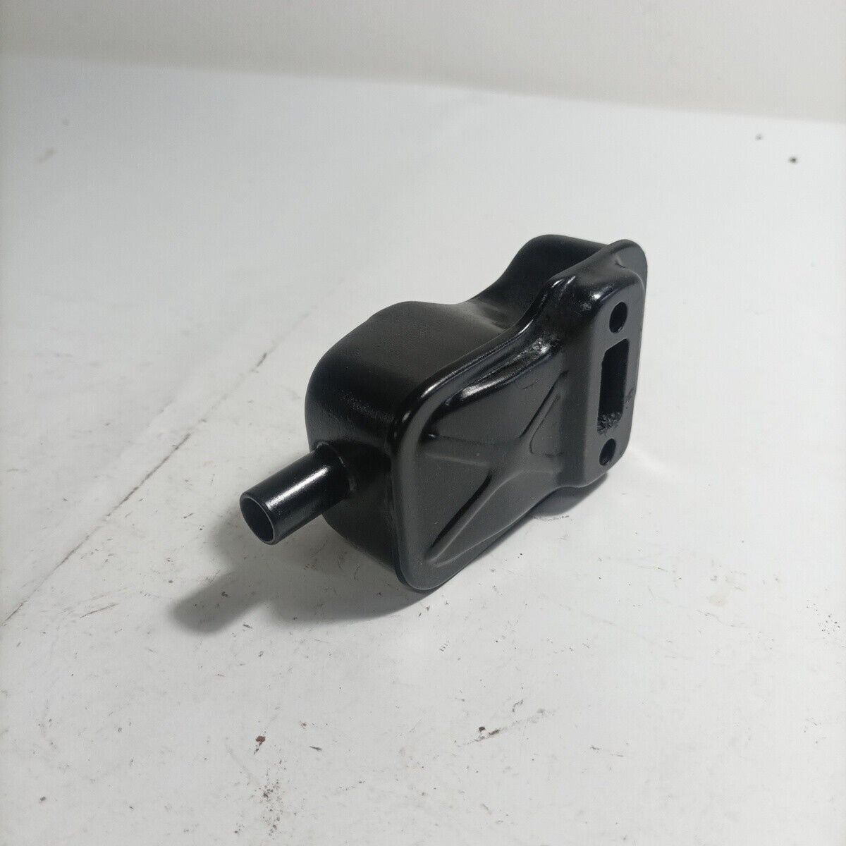 Ricambio MARMITTA SILENZIATORE Usato per decespugliatore Komatsu ZENOAH G2K