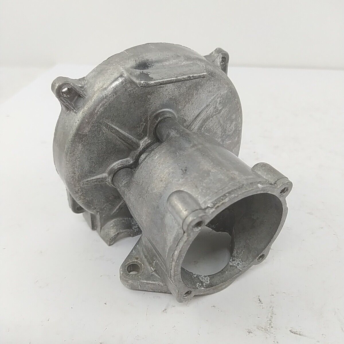 Ricambio usato CARTER BASAMENTO MOTORE cilindro per decespugliatore STIHL FS 44