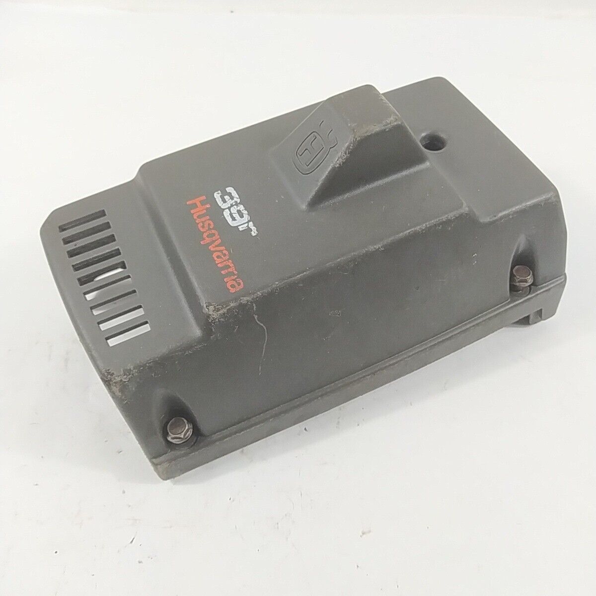 Ricambi per DECESPUGLIATORE HUSQVARNA 39 R usati COPERCHIO MOTORE COPRI CILINDRO