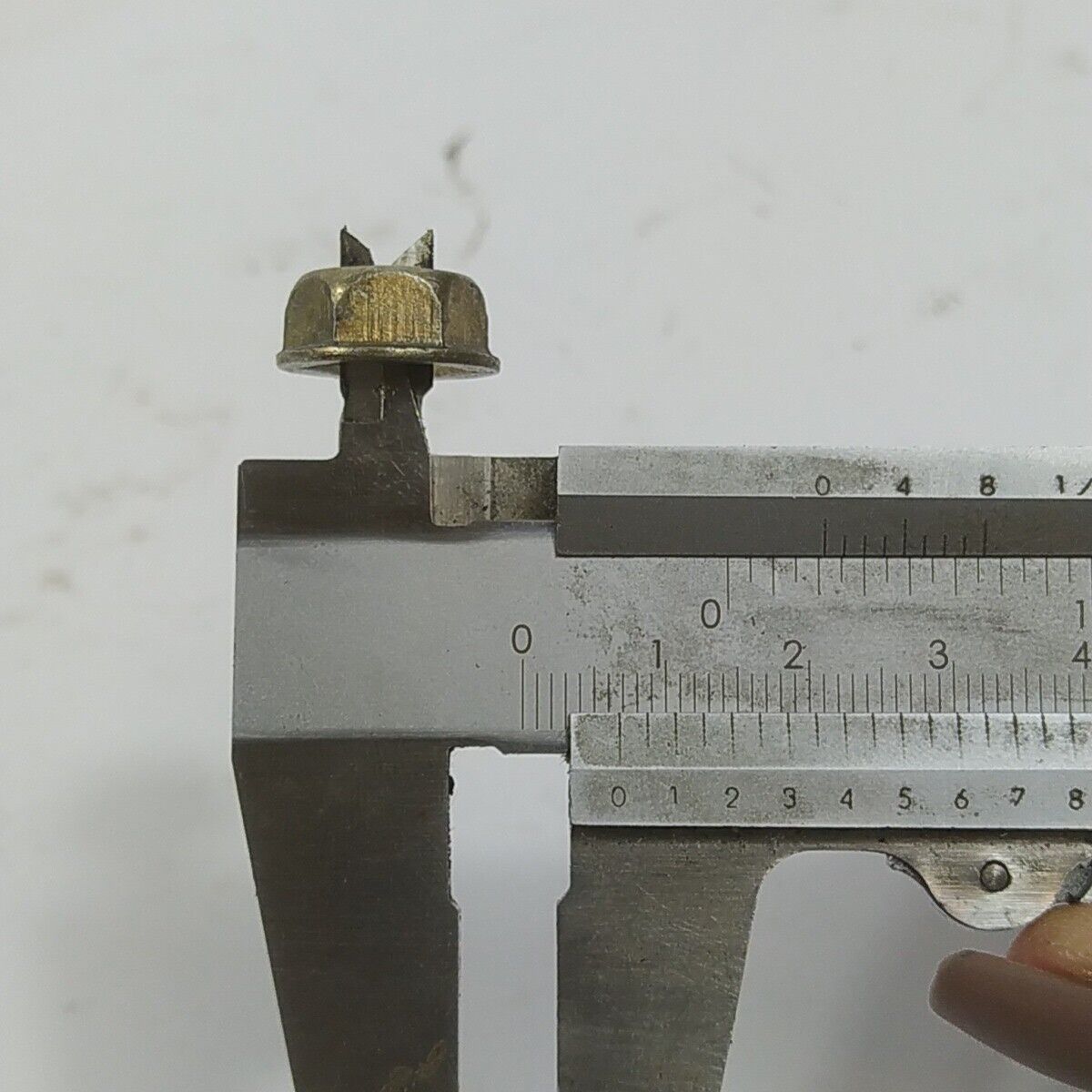 Ricambio DADO VOLANO ALBERO MOTORE per decespugliatore McCulloch 3800 usato