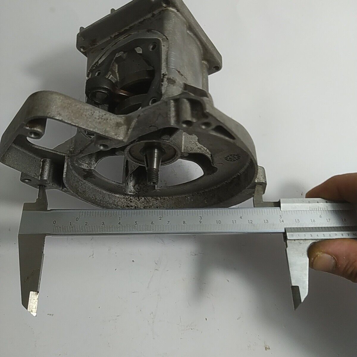 Ricambio BASAMENTO E ALBERO MOTORE Usato decespugliatore Mcculloch ELITE 3000