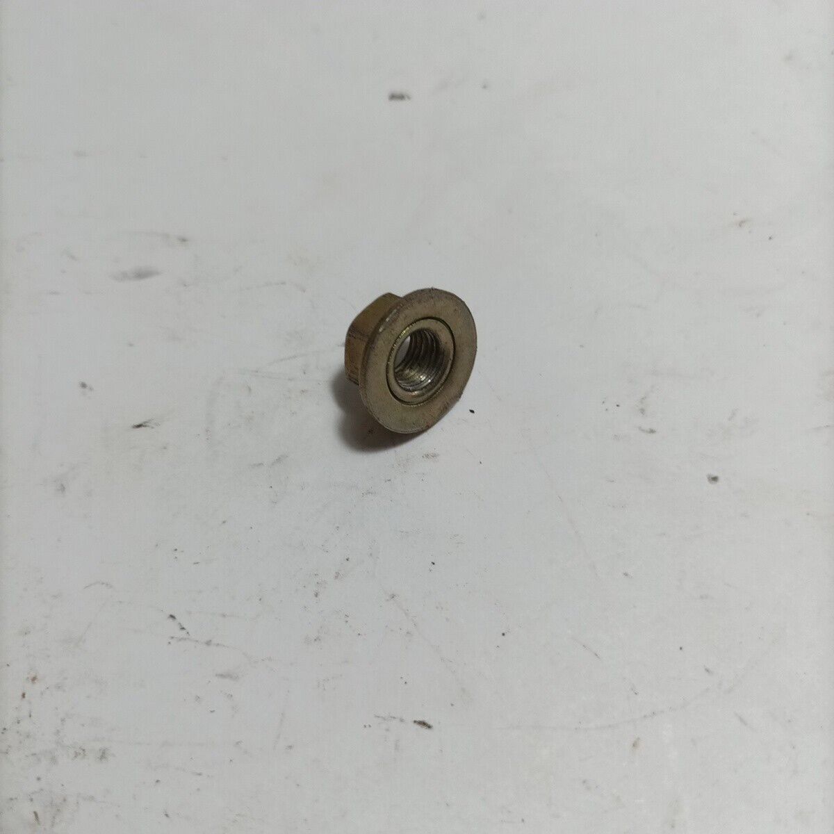 Ricambio BULLONE DADO ALBERO MOTORE Usato per decespugliatore Komatsu ZENOAH G2K