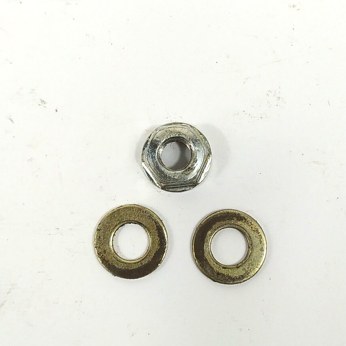 Ricambio DADO VOLANO ALBERO MOTORE per decespugliatore McCulloch 3800 usato