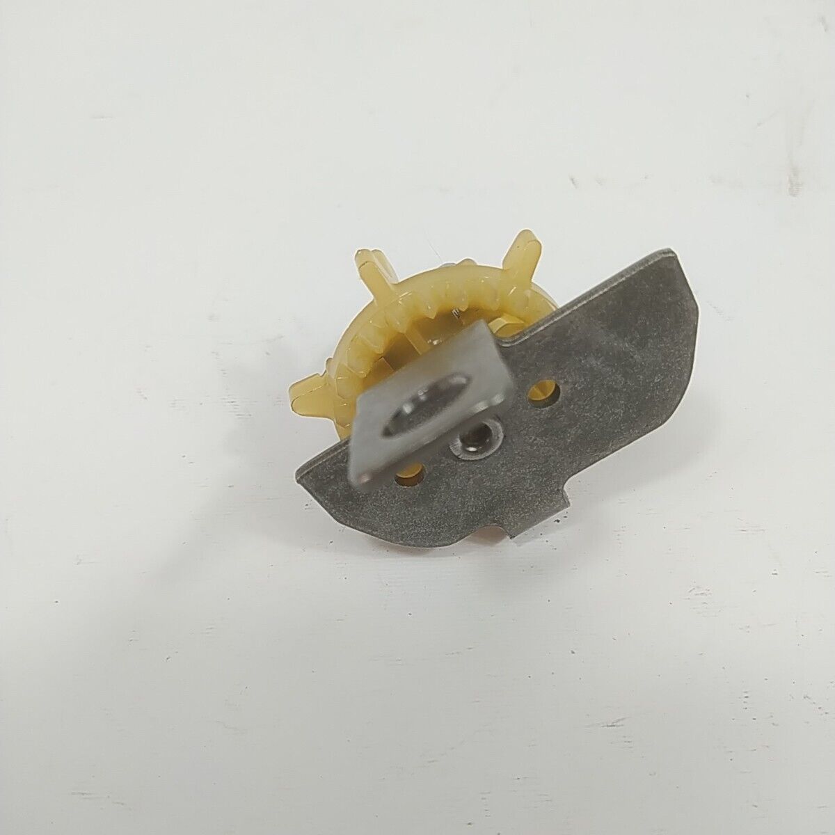 Ricambi valvola regolazione olio motore per rasaerba Briggs & Stratton 675 usati