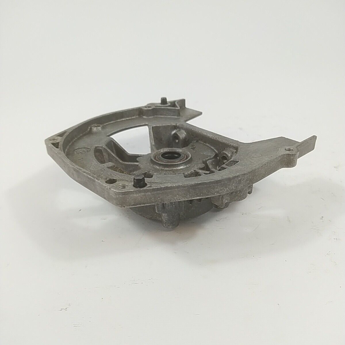 Ricambio CARTER BASAMENTO CILINDRO usato per decespugliatore OLEO MAC DYNAMAC