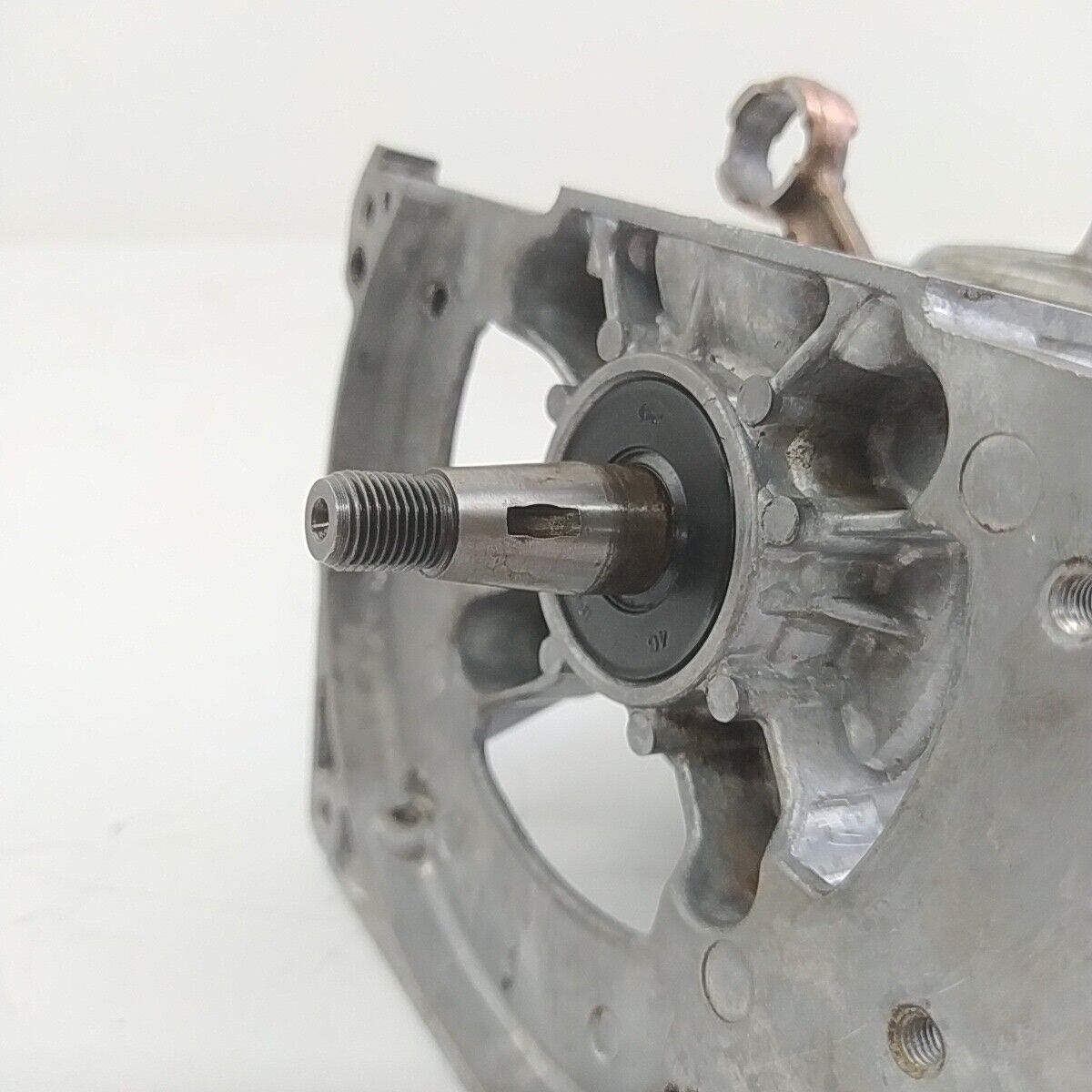 Ricambio CARTER BASAMENTO CILINDRO Usato per decespugliatore Komatsu ZENOAH G4K