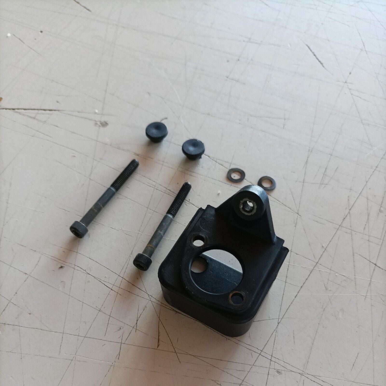 MOTOSEGA OLEO MAC 350 A SUPER supporto FILTRO ARIA E CARBURATORE ricambi usati