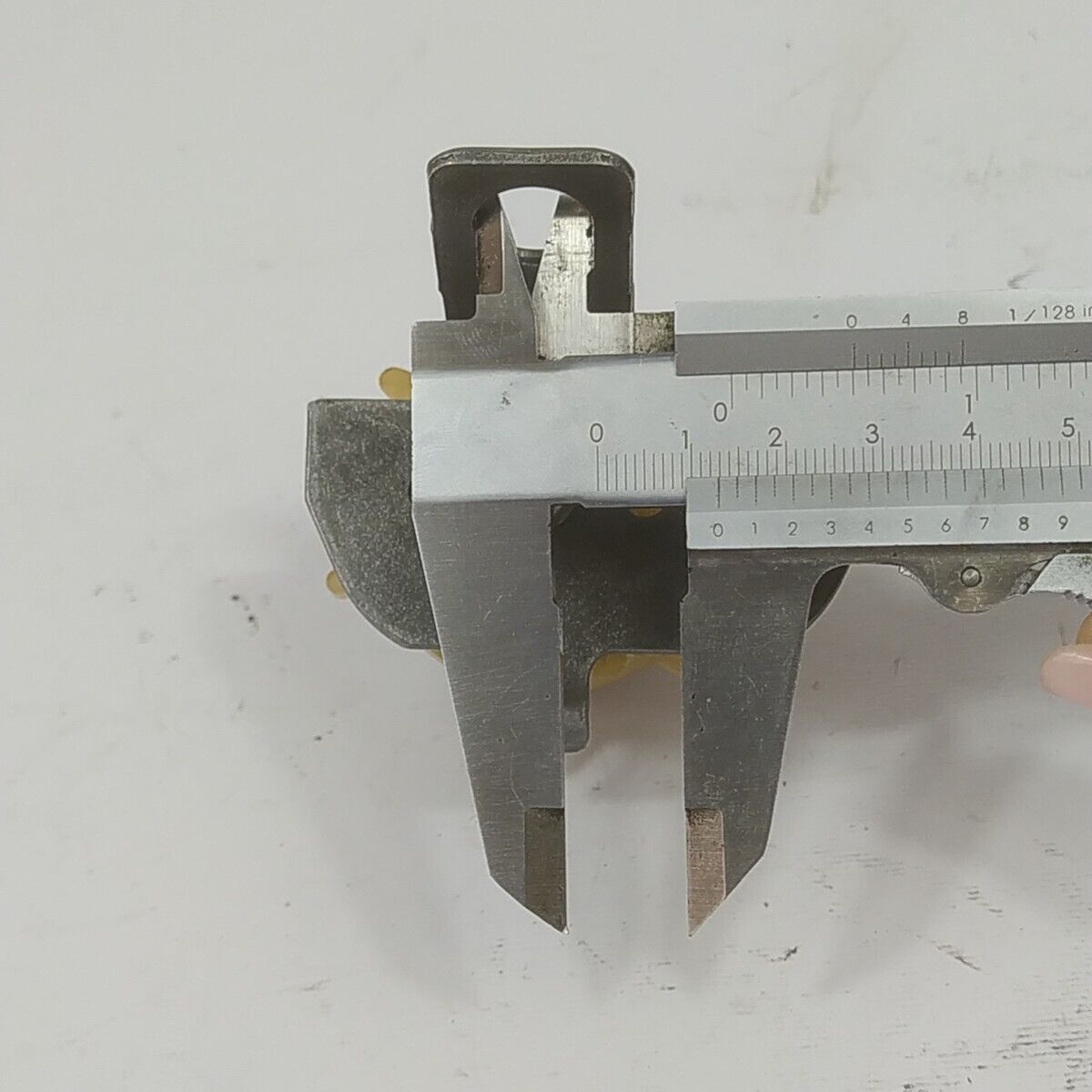 Ricambi valvola regolazione olio motore per rasaerba Briggs & Stratton 675 usato