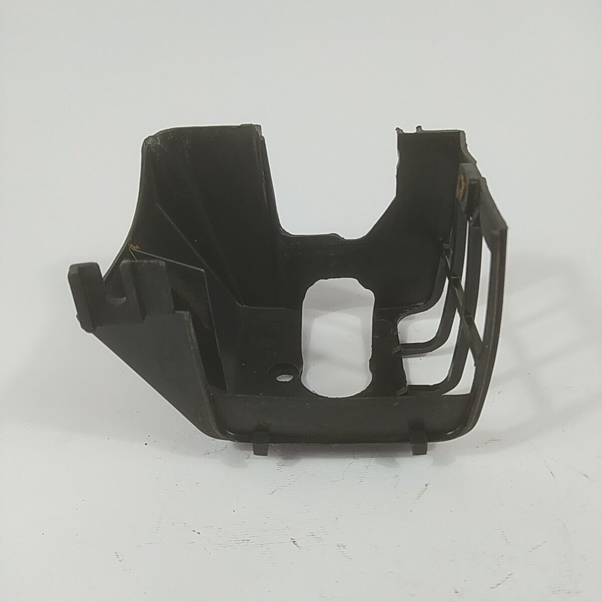 Ricambi usati per decespugliatore MCCULLOCH COPERCHIO COPRI MOTORE MARMITTA