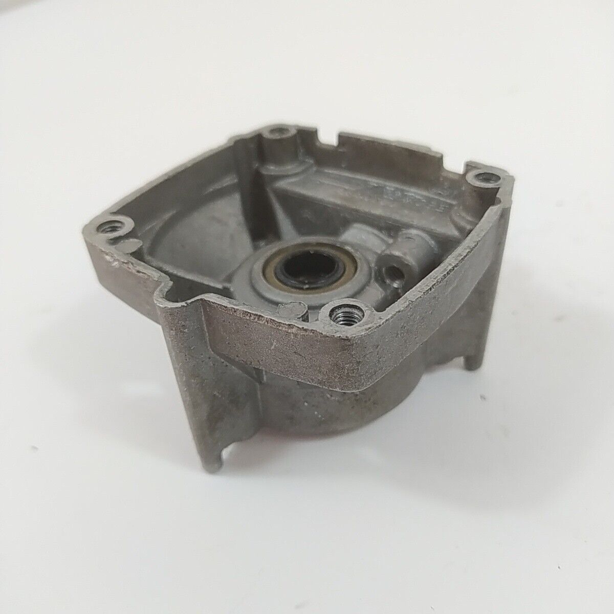 Ricambio per DECESPUGLIATORE ALPINA VIP 30 CARTER BASAMENTO MOTORE usato 