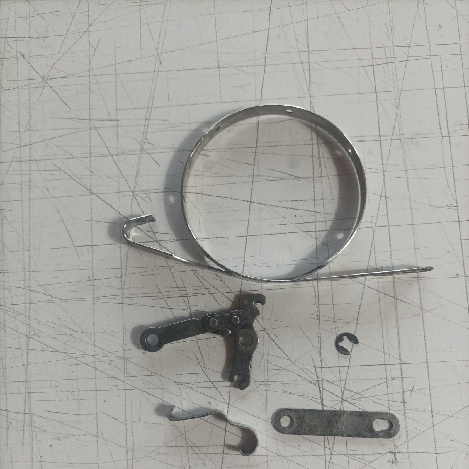 BLOCCO CATENA PROTEZIONE FRIZIONE PER MOTOSEGA STIHL 018 / MS 170 180 017 usato