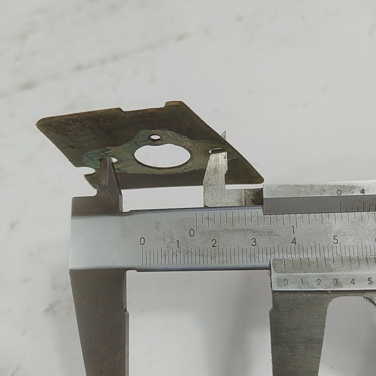 Ricambio FLANGIA RACCORDO CARBURATORE per motosega ALPINA CASTOR 41 usato