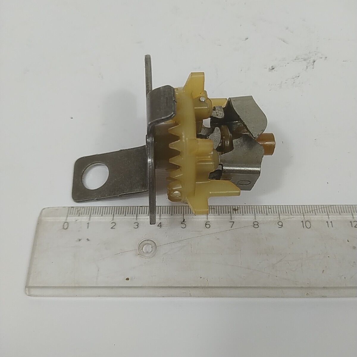 Ricambi valvola regolazione olio motore per rasaerba Briggs & Stratton 675 usati