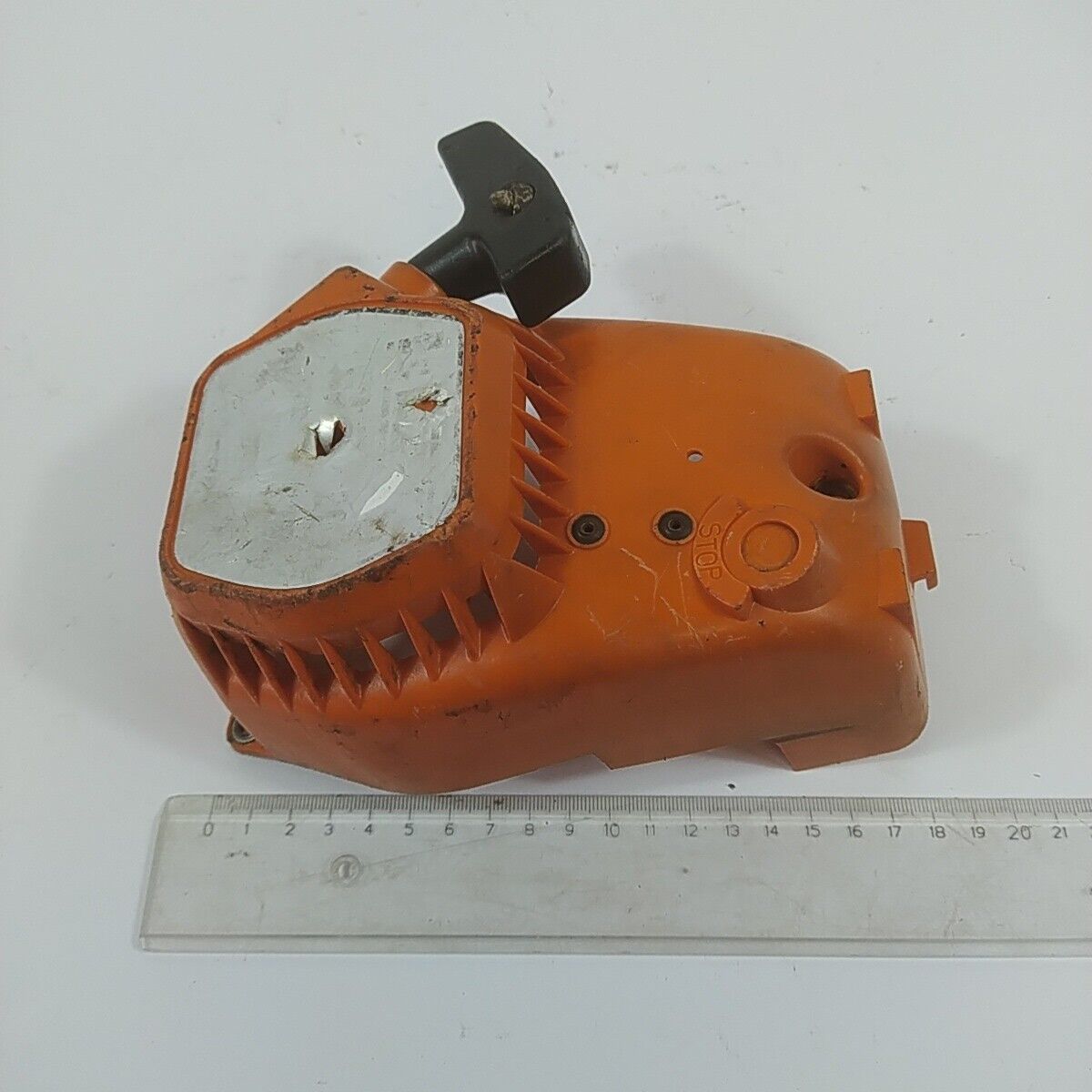 Ricambio usato COPERCHIO DI AVVIAMENTO A STRAPPO per DECESPUGLIATORE EMAK EFCO