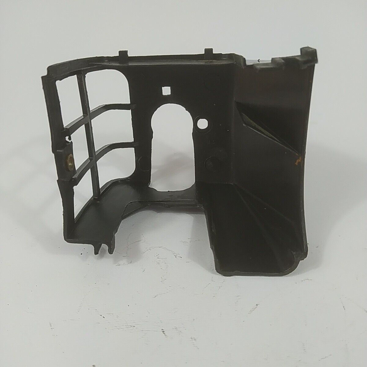 Ricambi usati per decespugliatore MCCULLOCH COPERCHIO COPRI MOTORE MARMITTA