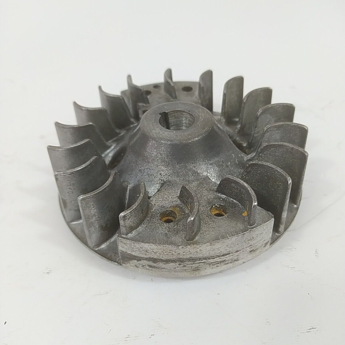 Ricambio VOLANO MAGNETICO DI AVVIAMENTO per decespugliatore TANAKA 501 ik usato