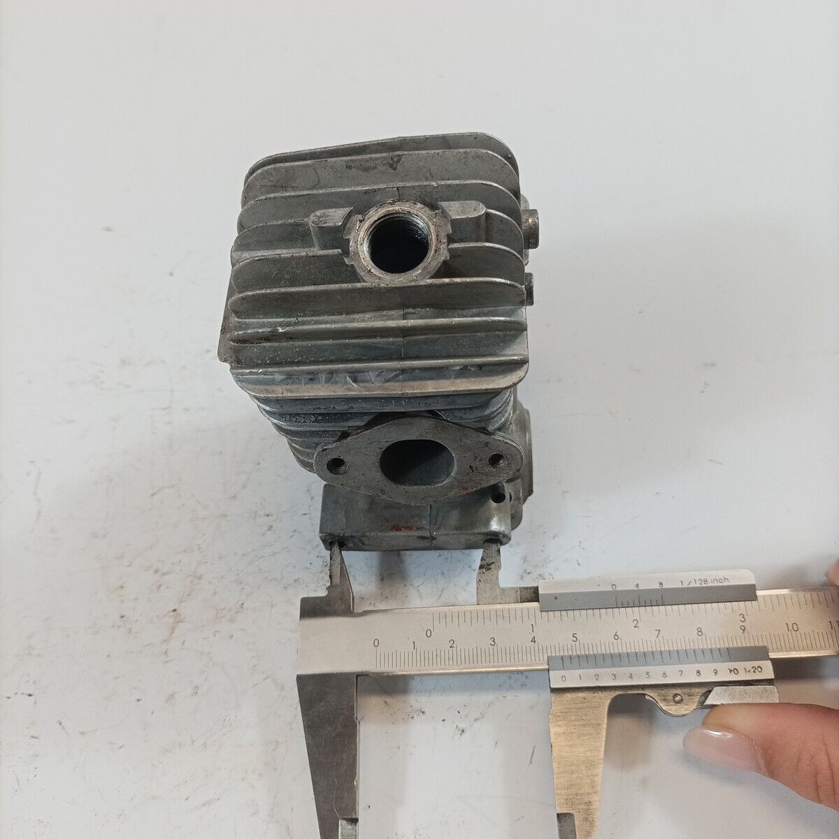 ricambio CILINDRO E PISTONE PER MOTOSEGA ALPINA da potature 25 diametro 34 usato