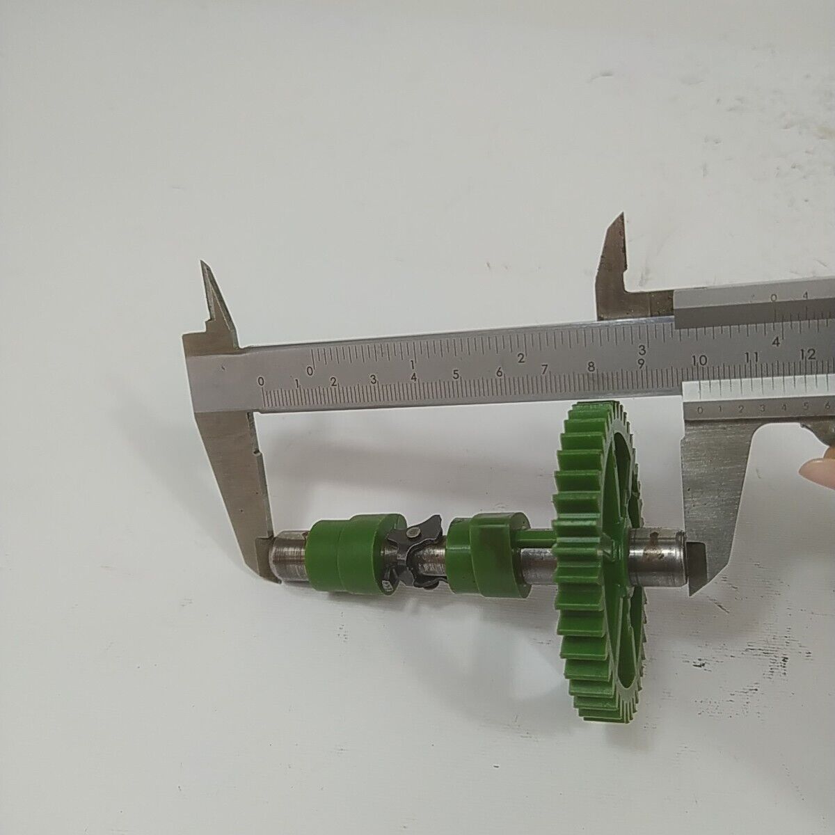Ricambio ALBERO A CAMME MOTORE per tosaerba Briggs & Stratton 675 EXi usato