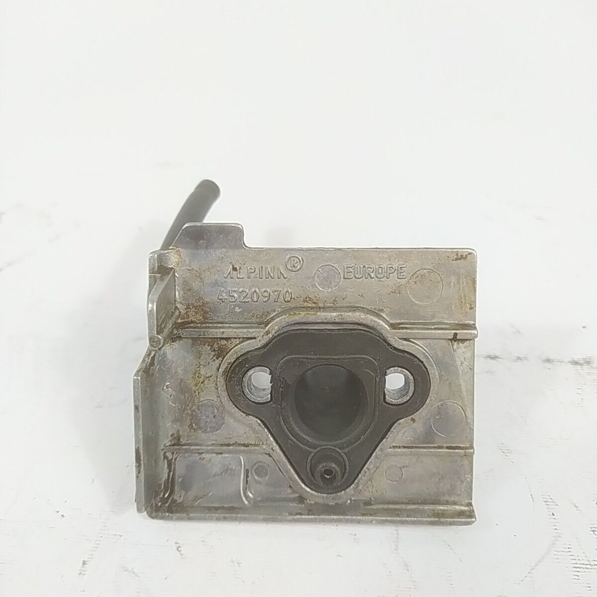 ricambio per motosega CASTOR ALPINA 450 FLANGIA COLLETTORE CARBURATORE usato