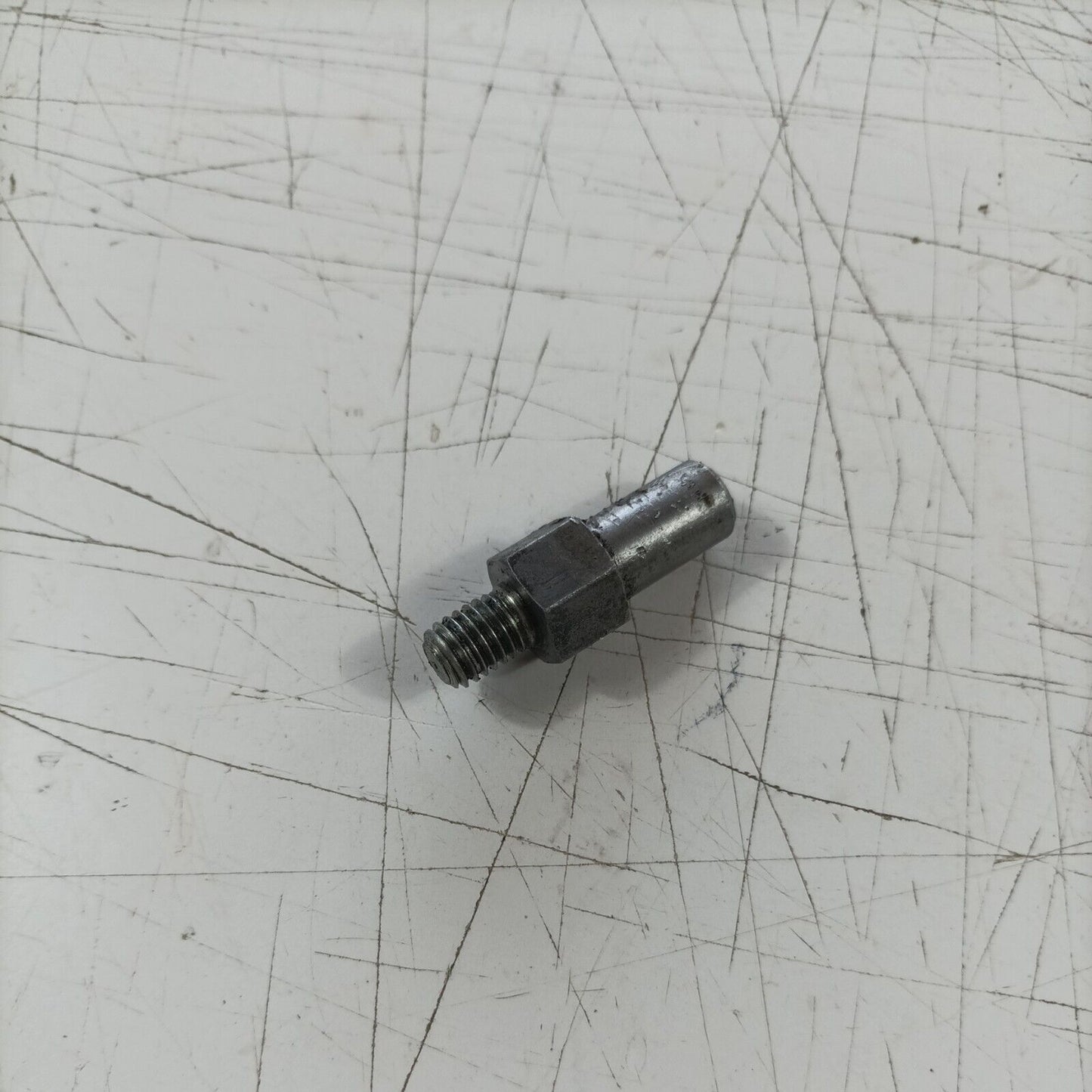 MOTOSEGA OLEOMAC OM 251 PERNO bullone PASSAGGIO CATENA LAMA ricambi usati