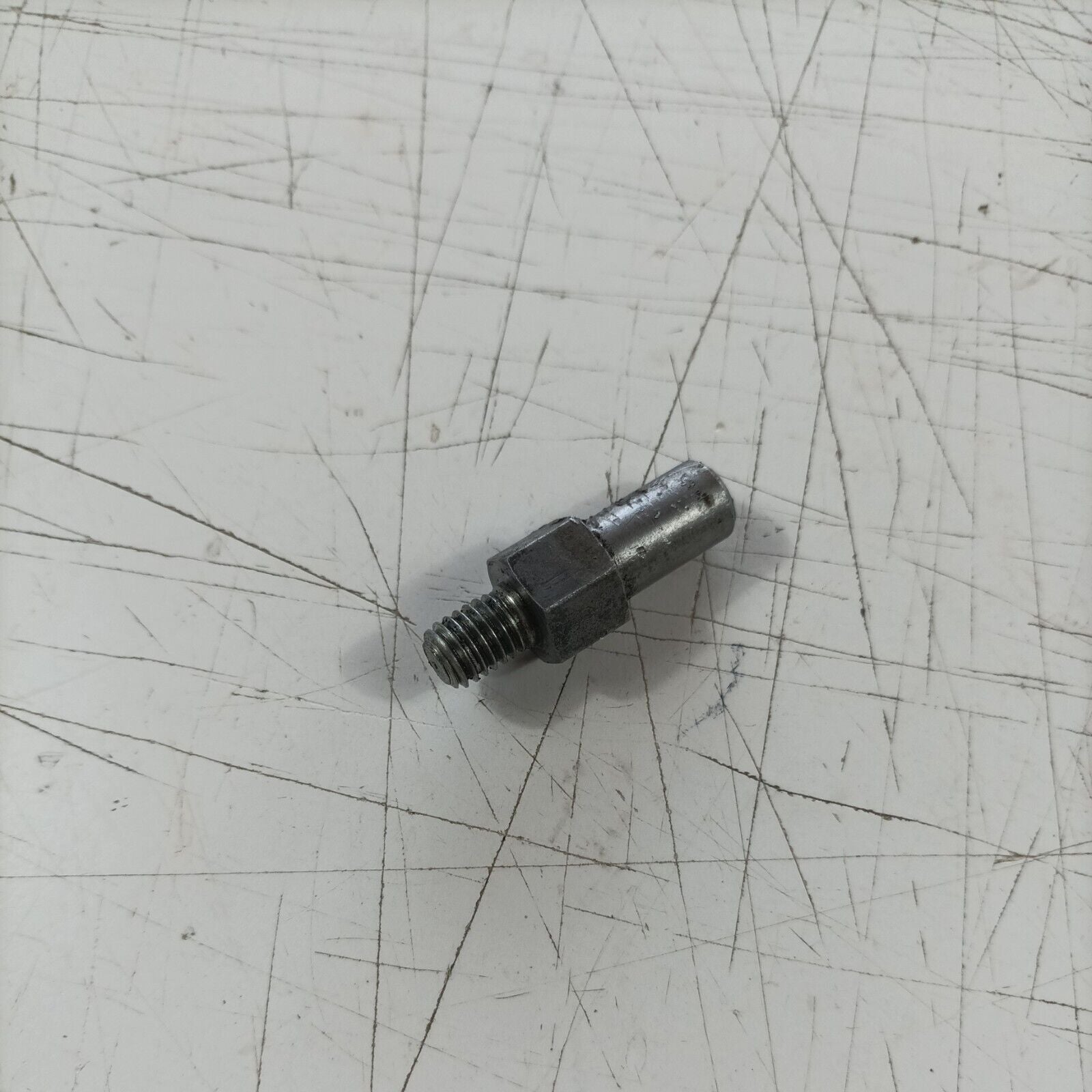 MOTOSEGA OLEOMAC OM 251 PERNO bullone PASSAGGIO CATENA LAMA ricambi usati