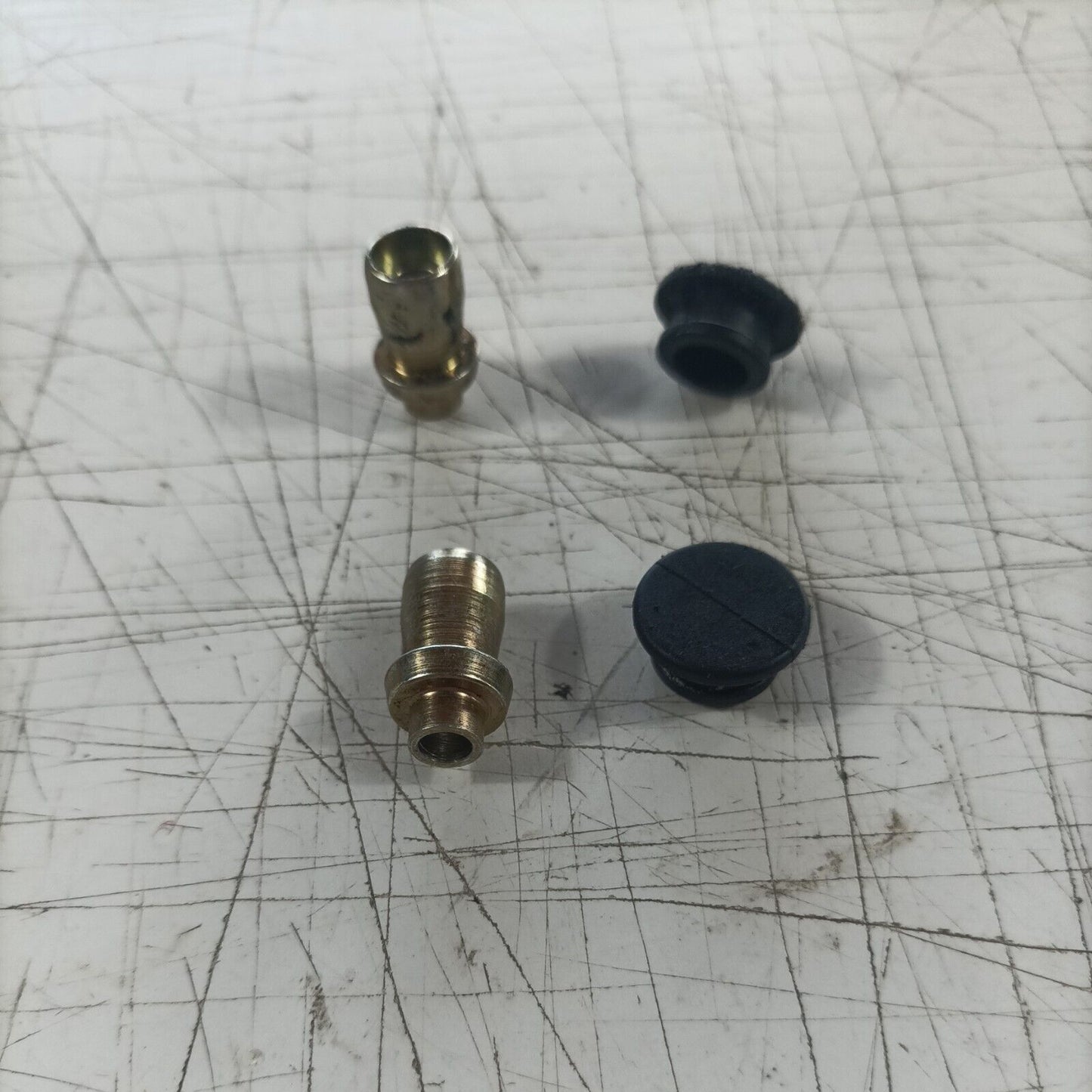 2 AMMORTIZZATORI ANTIVIBRAZIONE SUPPORTI ANTIVIBRANTE PER MOTOSEGA ALPINA P-400