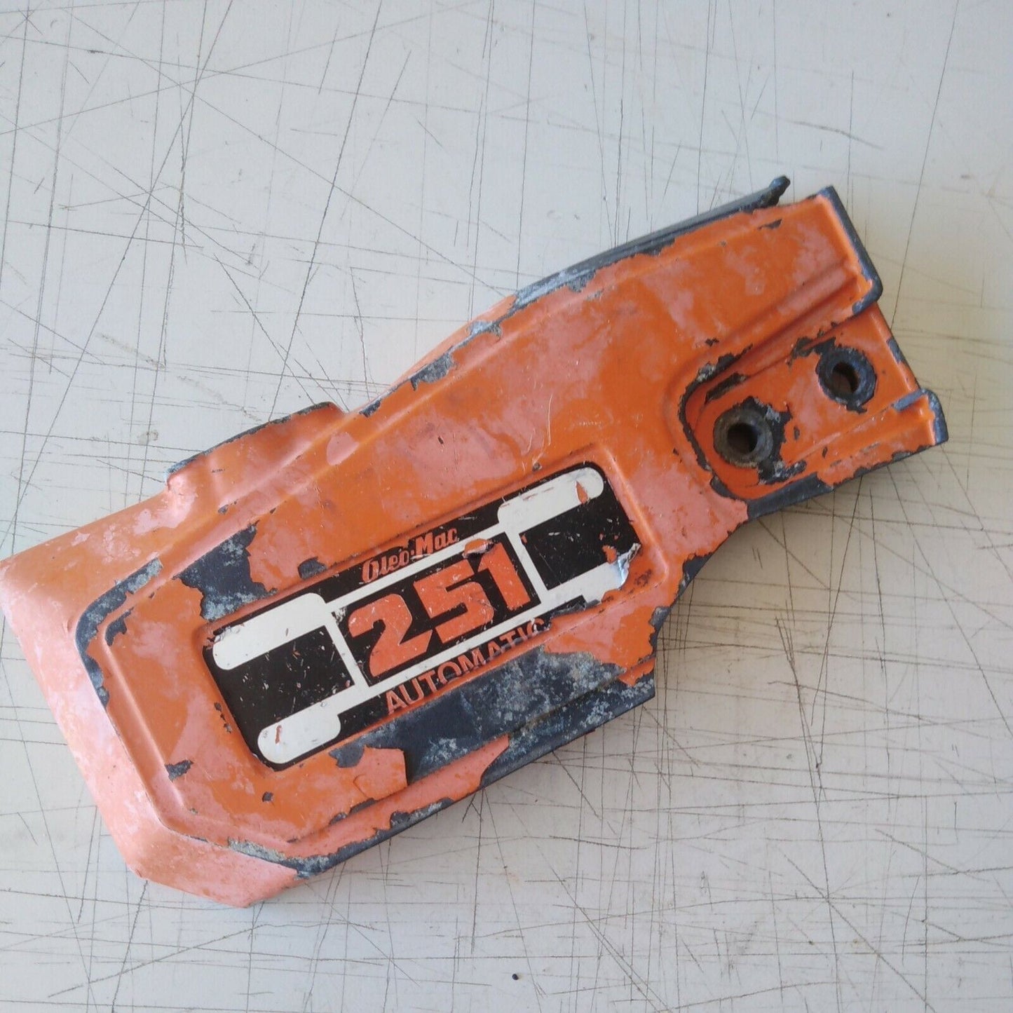 COPERCHIO carter COPRI CATENA PER MOTOSEGA OLEO-MAC 251 AUTOMATIC ricambi usati