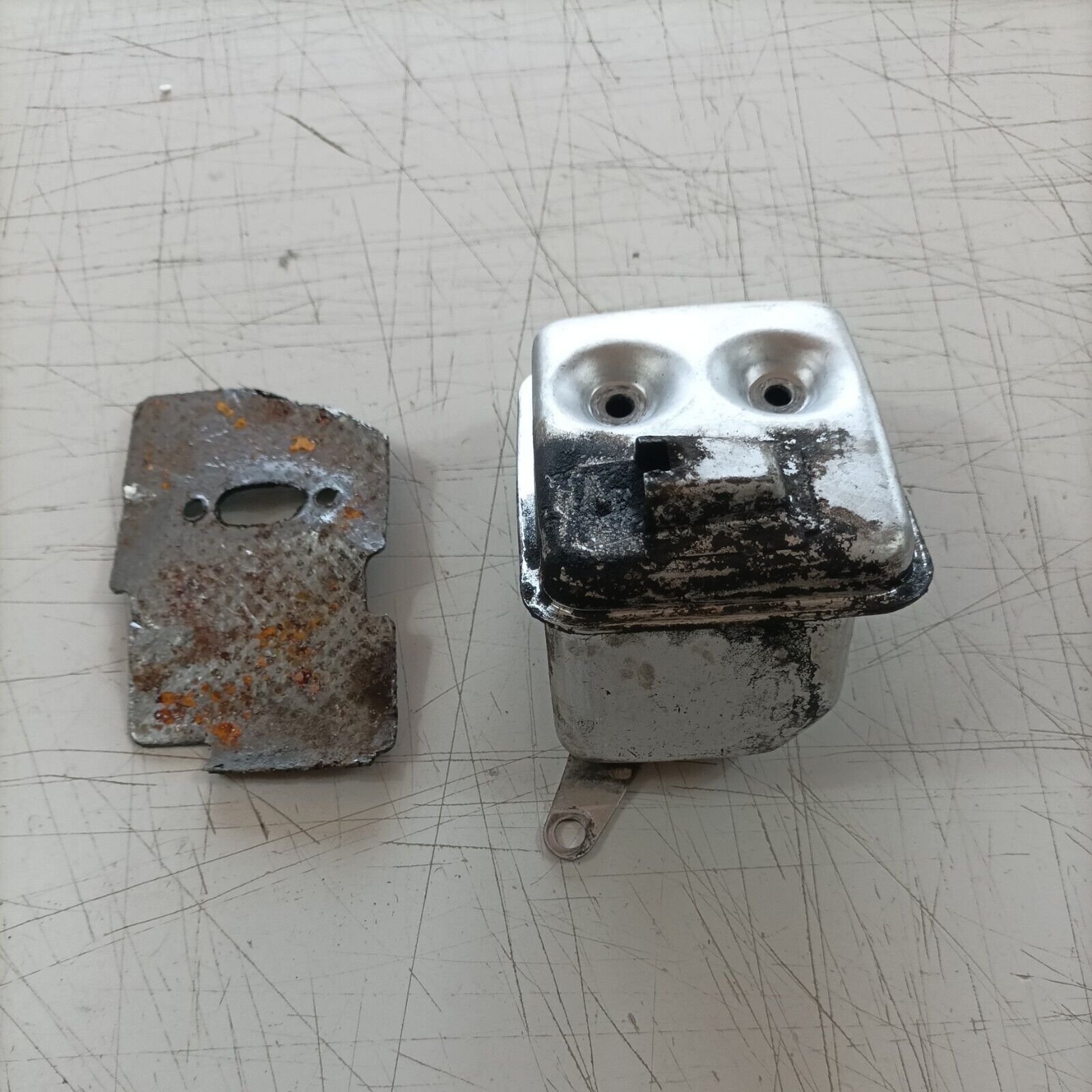 DECESPUGLIATORE ALPINA BC 35 S MARMITTA SILENZIATORE TERMINALE ricambi usato