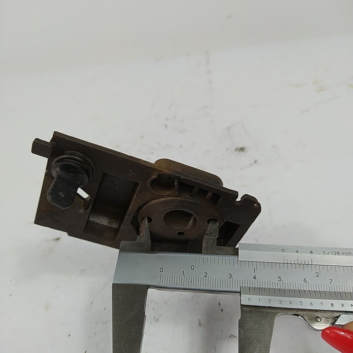 FLANGIA COLLETTORE CARBURATORE per motosega OLEOMAC 240 ricambi usati