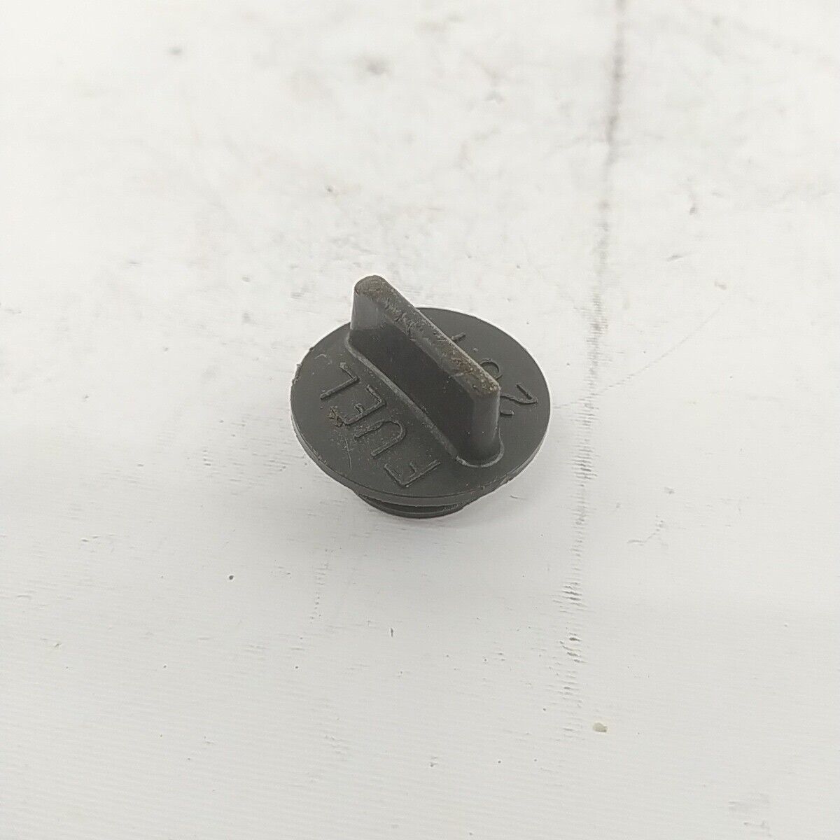 Ricambi MOTOSEGA BLITZ 501 OLEOMAC 251 usati TAPPO SERBATOIO CARBURANTE BENZINA