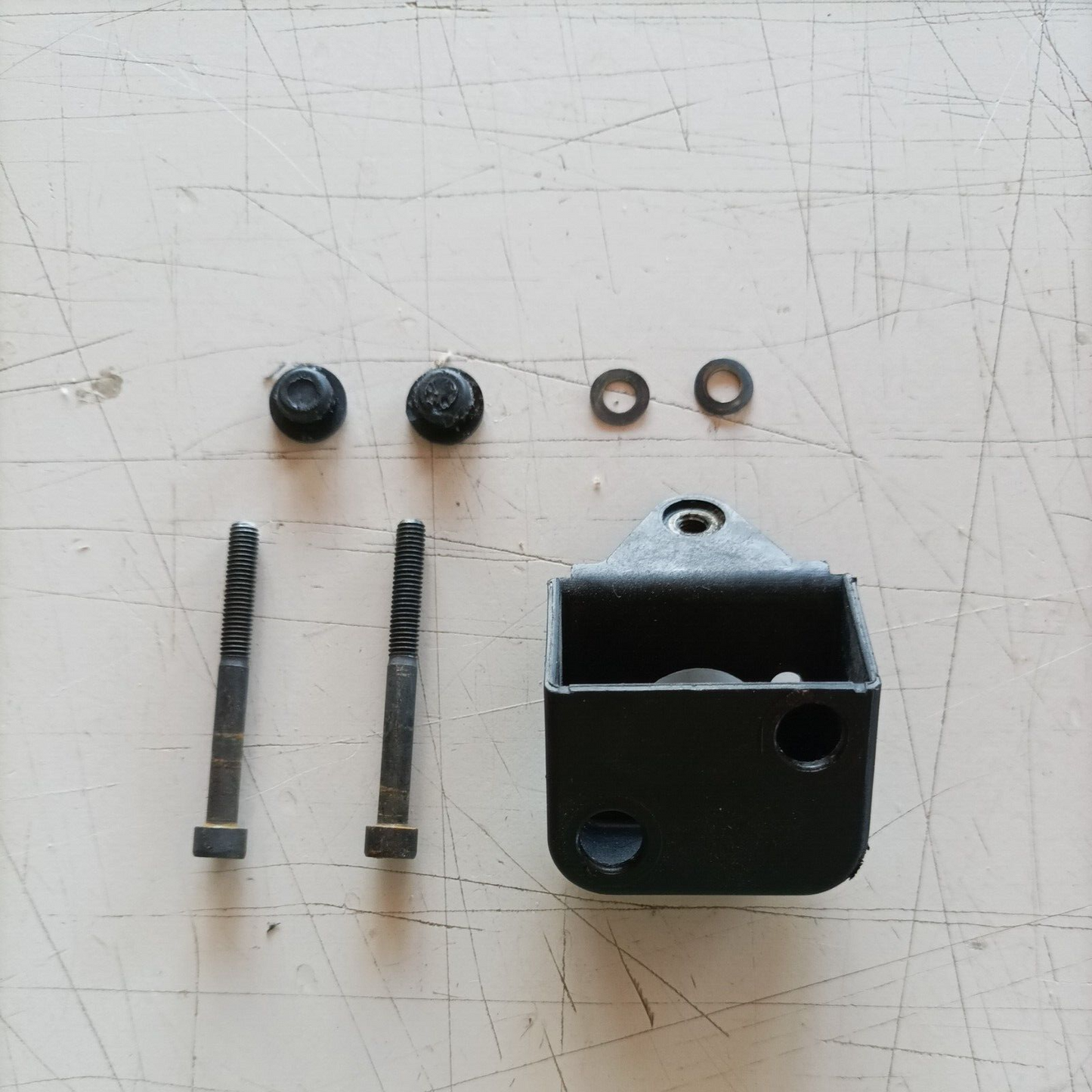 MOTOSEGA OLEO MAC 350 A SUPER supporto FILTRO ARIA E CARBURATORE ricambi usati
